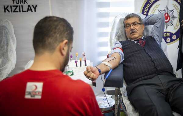 Emniyetten kan bağışına destek 2 Emniyetten kan bağışına destek