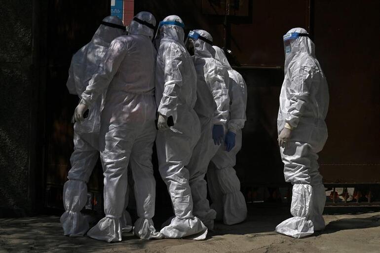 BioNTech aşısında flaş gelişme: Güney Afrika mutasyonu karşısında çok daha az etkili