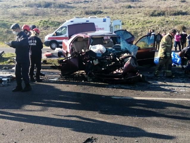 Aliağa’da Trafik Kazası: 2 Kişi Öldü 4 kişi Yaralandı