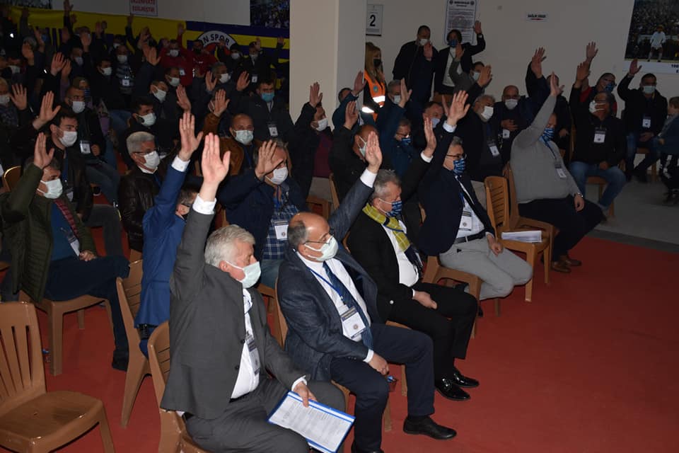 Menemenspor’da şirketleşme kararı alındı: Yeni yönetim belirlendi