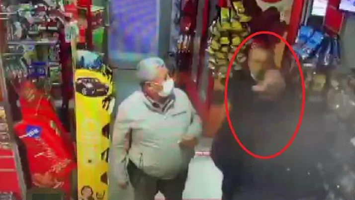 Bursa’da husumetlisi alışveriş yaparken yakalayıp boğazını kesmeye kalkıştı