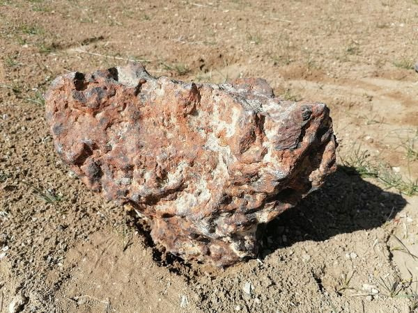 corumda ciftci tarlada buldugu goktasini amerikaliya 180 bin dolara satti 4