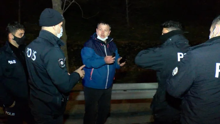 İstanbul’da ‘polisiz’ deyip önünü kestiler! Sürücüye kabusu yaşattılar