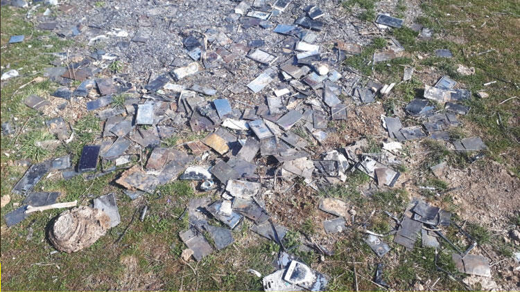Şoke eden şüphe! Bin adet cep telefonu yakılmış halde bulundu