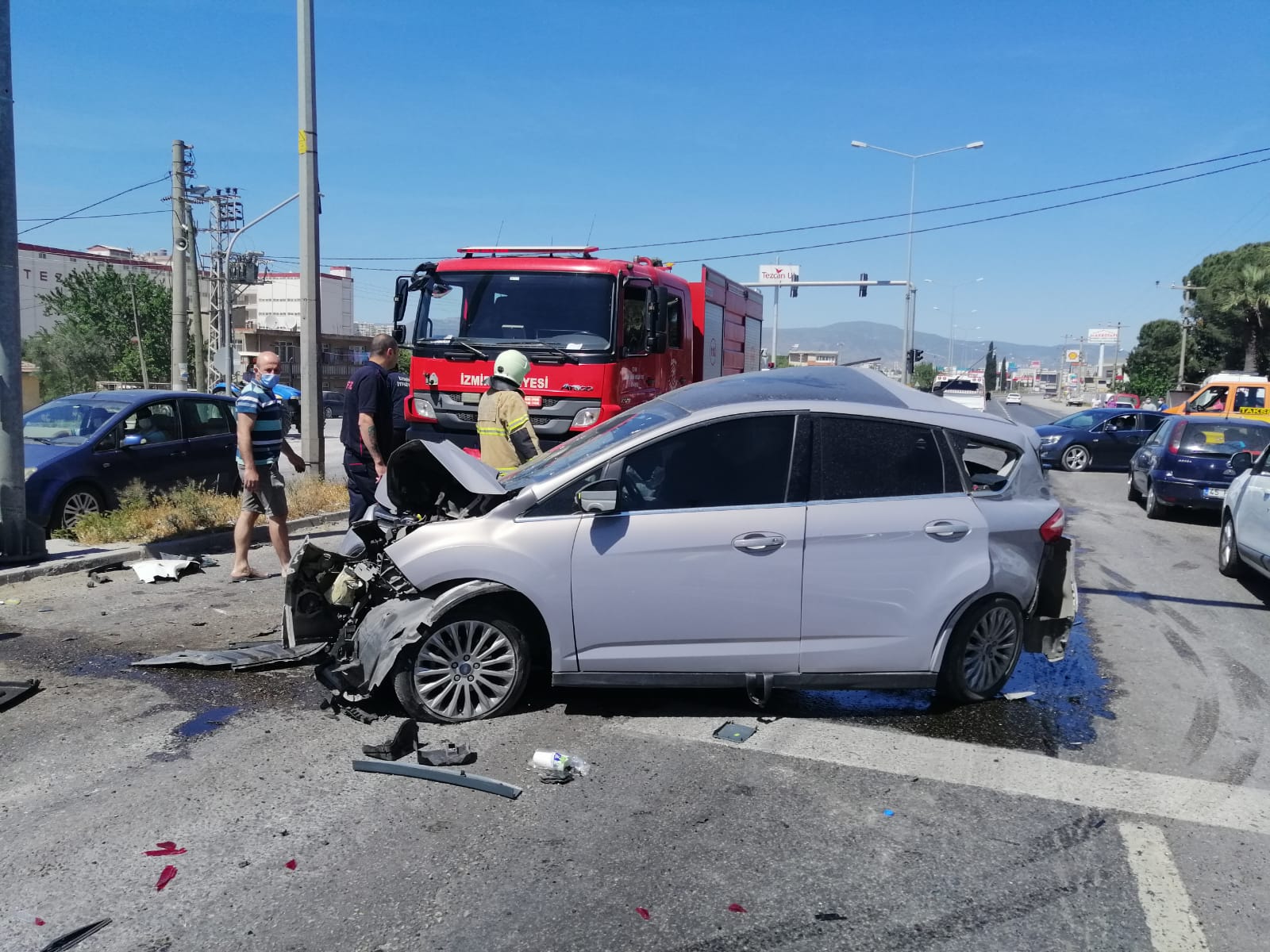 Koyundere Işıklarda Feci Kaza: 1'i Ağır 4 yaralı 2 6