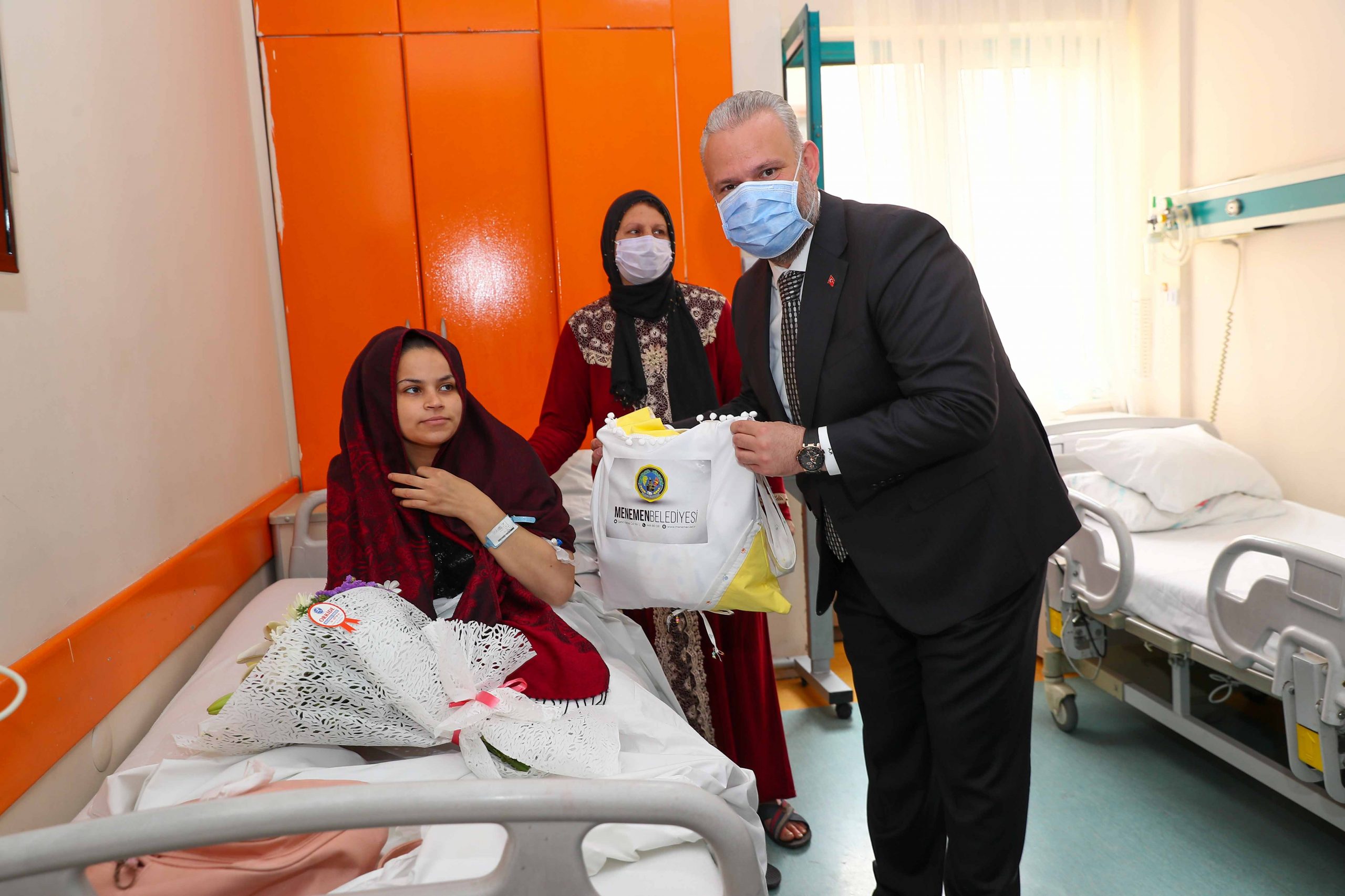 Menemen Belediye Başkan vekili Aydın Pehlivan’dan annelere sürpriz