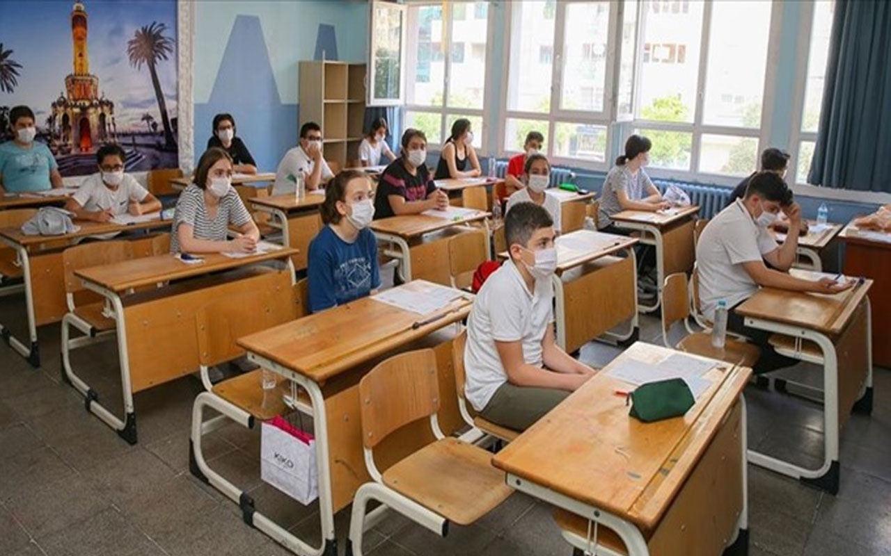 Okullar ne zaman kapanacak? 2021’de karnelerin alınacağı tarih açıklandı