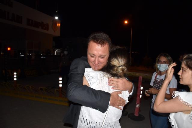 Serdar Aksoy Cezaevinden Çıktı 4 serdar aksoy cezaevinden cikti 2 14252927 osd
