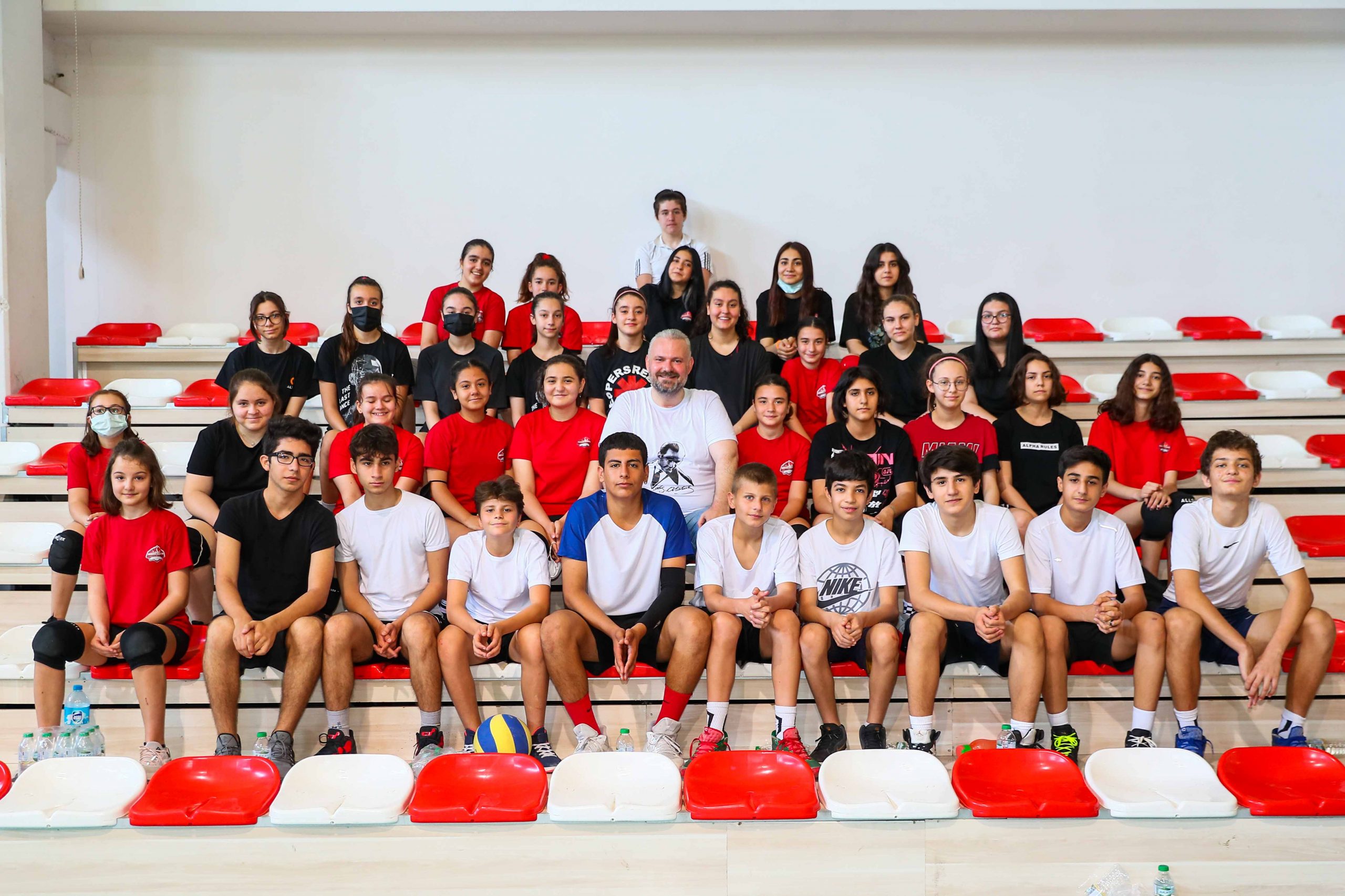 Menemen’de spor dolu yaz