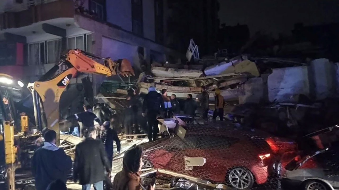Kahramanmaraş’ta 7.4 şiddetinde deprem! Hangi ilde kaç bina yıkıldı kaç ölü var?