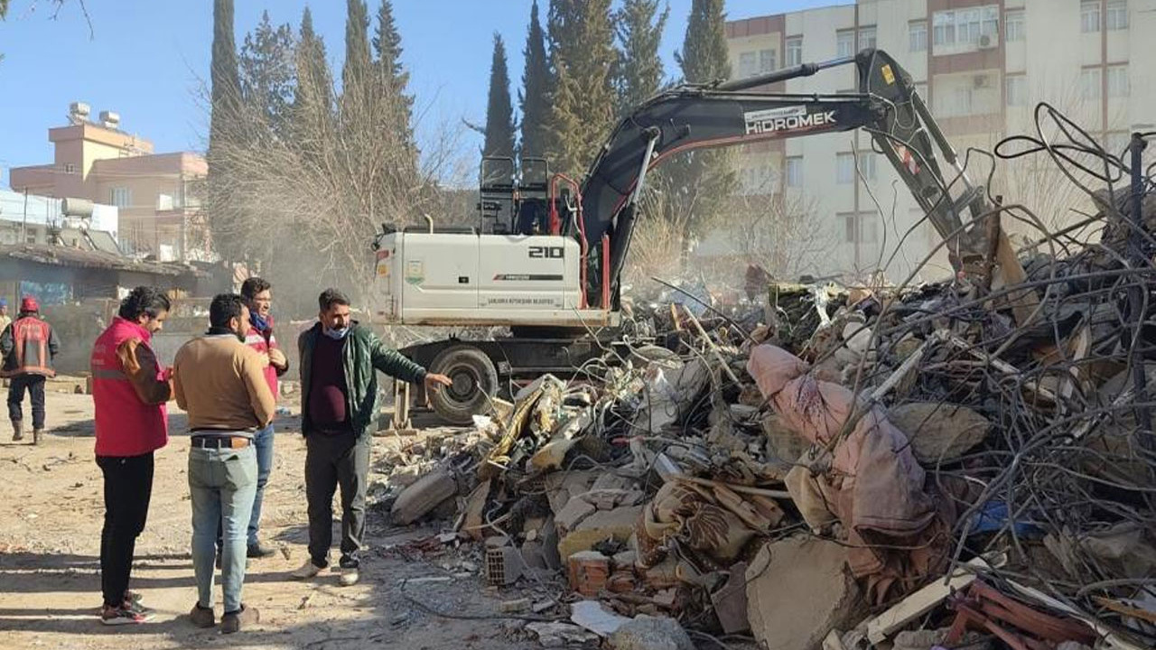 Onlarca kişiye mezar olan Ebrar Sitesi hakkında korkunç iddia! Meğer 99 depreminde…