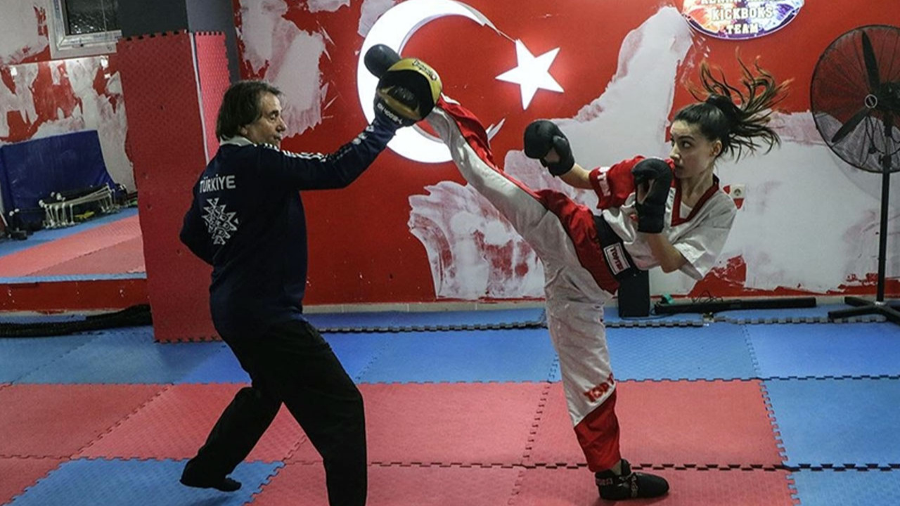 Depremzede milli sporcu, iki turnuvadan da madalyayla döndü