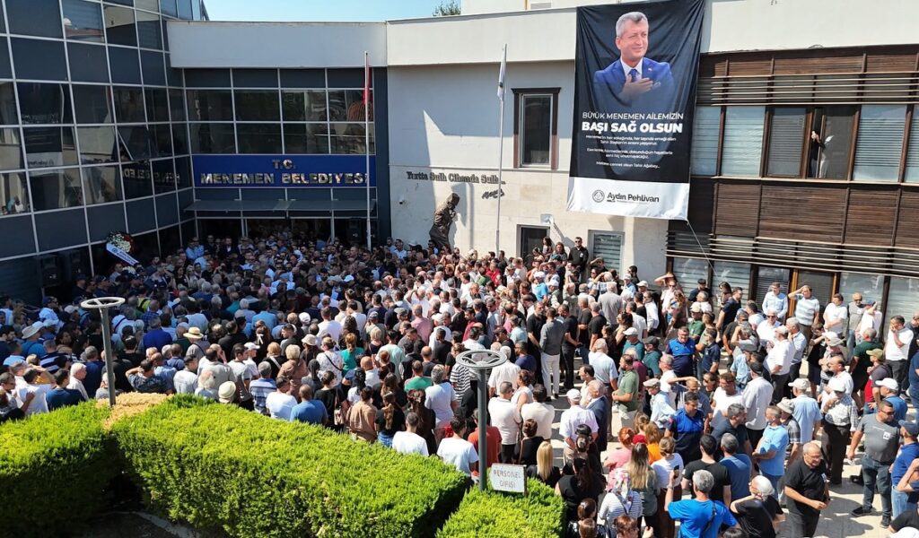 Tahir Şahin'e veda 2 516892374 18279988867258427 8732764204490495882 n
