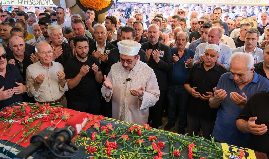Tahir Şahin'e veda 4 517990750 18279988885258427 5846715716088273573 n