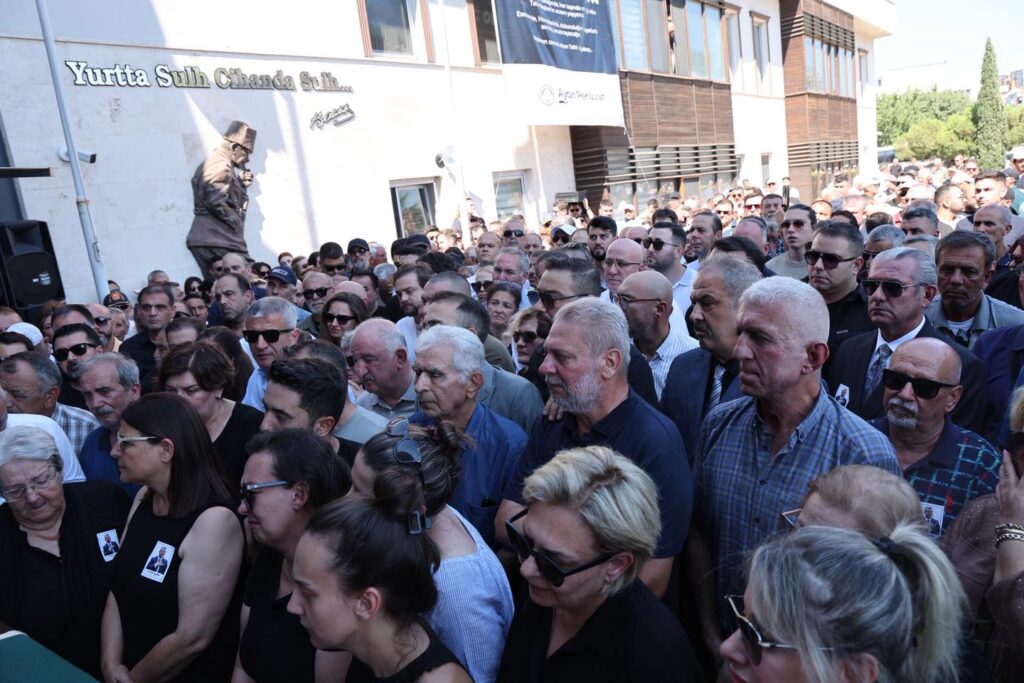 Tahir Şahin'e veda 12 517998768 1065944198964130 1210629434486457516 n