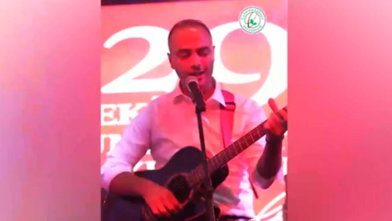 Eray Karadeniz’den Cumhuriyet kutlamalarında gitar performansı